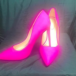 Rouge helium size 10, comfy, formal or casual. BRAND NEW